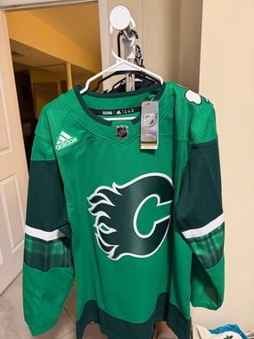 adidas Green NHL Hockey Jersey with Crest